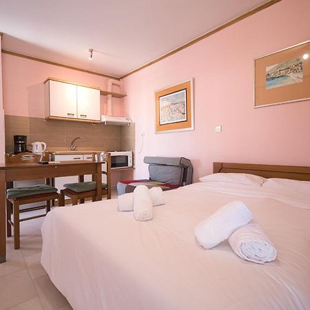 Апартаменты Tiny Studio Marousi Area Афины Экстерьер фото